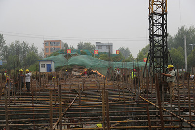 聚焦重點項目 共促提質增效——全市“百城建設提質工程”第二觀摩組深入我縣觀摩點評建設工程施工